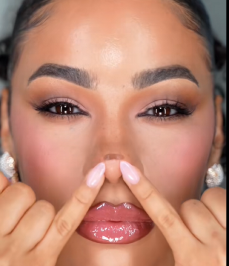 Ne treba vam hirurg da biste imale prćast nos: Žene masovno koriste ovu tehniku konturisanja, kažu da im izgleda kao da je operisan!