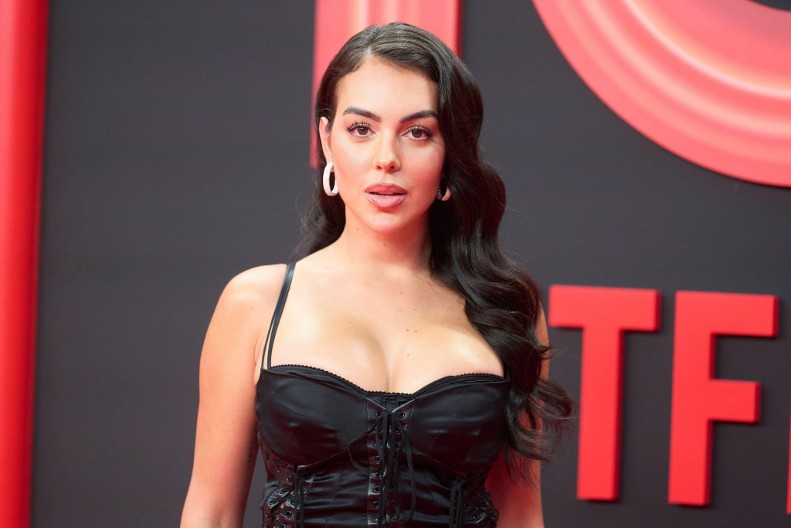 Da li biste je i vi nosile? Georgina Rodrigez na sebi imala haljinu koju ćete ili obožavati ili mrzeti