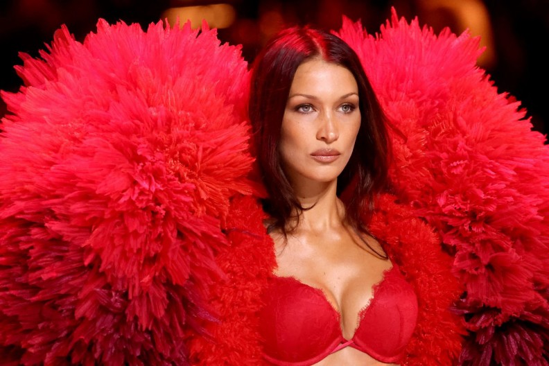 Ženo, šta si to uradila?! Bela Hadid se drznula i napravila drastičnu promenu boje kose, mreže gore od komentara