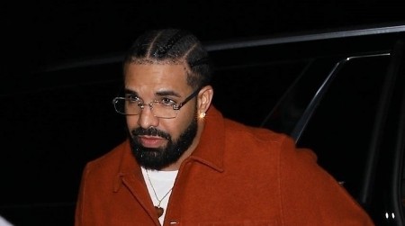 Bezobrazluk bez granica: Zgodni reper prošetao u majici sa nestašnim rečima, i to nije sve, Srpkinje zbog ovoga gube razum