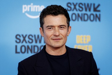 Dao paprenu sumu na ovo? Muž Kejti Peri se totalno preporodio nakon bizarne procedure, a evo koliko ga je koštala