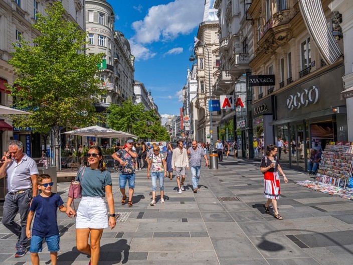 Košulja koju nećete skidati celog leta: Samo ovakav model se traži, a rasproda se u rekordnom roku