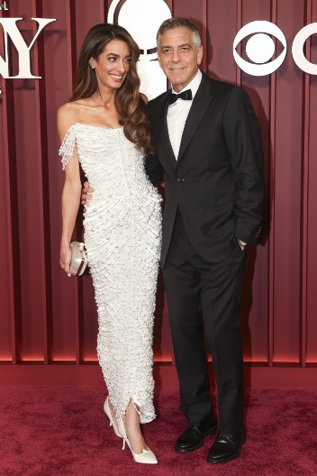 Najbolji muževi se rađaju u ova 4 astro znaka: Ženu gledaju kao malo vode na dlanu, pored njih se oseća kao carica!