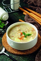 NITI GOJI, NITI GREJE TELO, PRIJA NEVEROVATNO Recept za letnju belu čorbu okrepljuje organizam, evo šta joj to daje božanski ukus