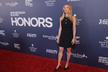 Haljina i cipele koje oduzimaju dah! Skarlet Johanson zablistala u kombinaciji koju svaka žena može da nosi