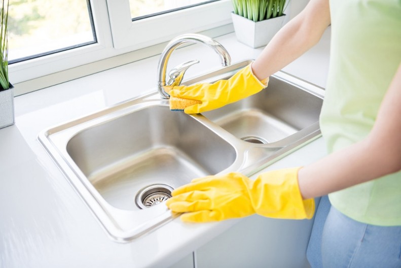 Sudopera će zablistati kao nova: Očistite kamenac i mrlje bez ijednog hemijskog sredstva