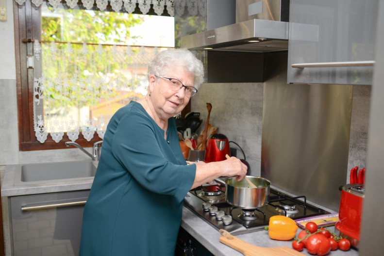 Za sina i snaju sam spremila ručak i dve vrste kolača: Pare sam pozajmila, crkla od posla, a snaja me ponizila!