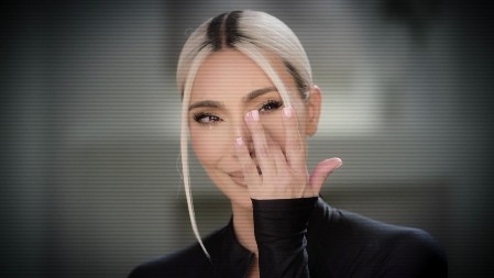 Kim Kardašijan ima smrtonosnu bolest: Nije kancer, ali joj život visi o koncu, prvi simptom bio je glavobolja!