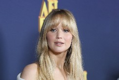 Džemper koji obožavaju Srpkinje: Napravio je pravi haos na mrežama, a sve zahvaljujući ovoj nijansi plave boje, apsolutno je savršena