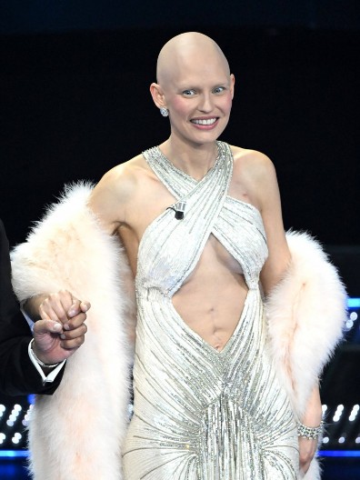 Supermodel Bianca Balti ponovo na sceni: Vodila Sanremo odmah nakon hemoterapije, "dijagnoza mi je izgledala kao smrtna presuda"