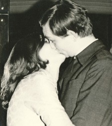 Najlepšu ljubavnu priču bivše Juge prekinula je njegova smrt: Ona ni posle 34 godine nije pomislila na drugog, još uvek mu piše pisma