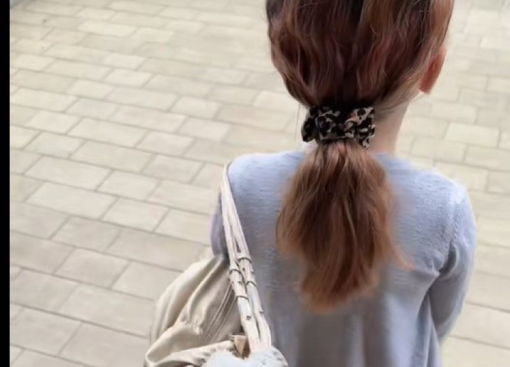 „Nema još zube, ali ima kandže!“: Stavila ćerki (7) duge veštačke nokte, ljudi se krste kad vide na šta dete liči!