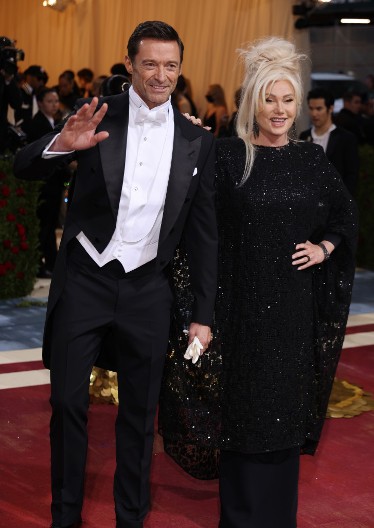 Nema vše dileme, evo koga ovaj frajer voli posle Debore: Glumac u u zagrljaju nove devojke, sada su sve potvrdili