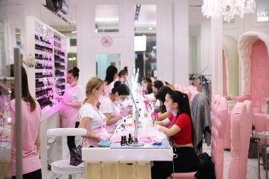 Manikir za kojim su žene odlepile: Hit jeseni su nokti koji izgledaju skupo, a tako su jednostavni!