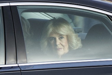 Prvo su je zvali "Rotvajler", a onda su je nazivali još pogrdnijim imenima: Evo kako su prinčevi Hari i Vilijam ismevali kraljicu Kamilu