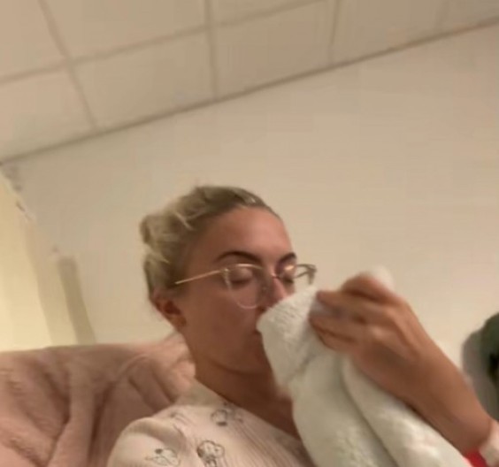 Baš na 21. rođendan ju je nešto steglo u grudima i hitno je hospitalizovana: Mislila da ima srčani udar, ali ono što su lekari otkrili šokiralo je sve