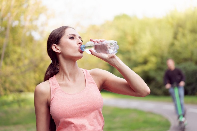 Voda nije najzdravije piće? Doktor otkriva u kom slučaju je treba izbegavati, jedna stvar može biti problematična