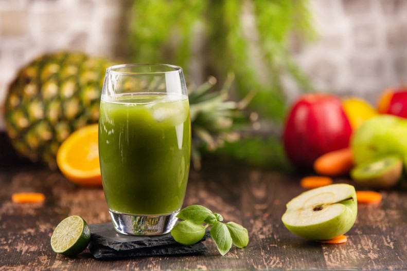 Uopšte nećete osećate glad: 7 čaša ovog napitka za 7 dan istopiće sav višak sa stomaka i butina