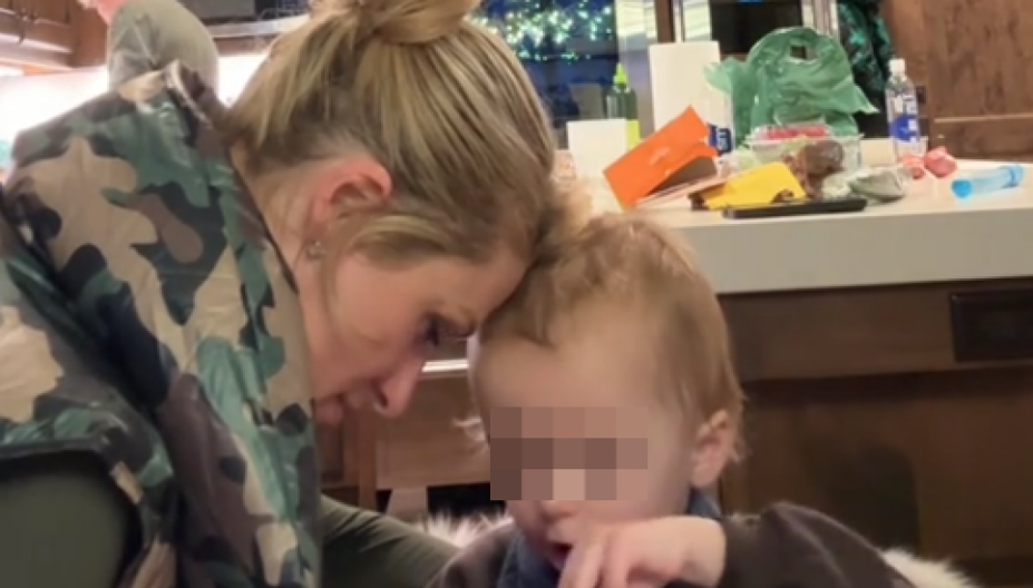 Sin joj psuje, a ona umire od smeha: Paris Hilton je nije mogla da diše kada je njeno dete izgovorilo ovu reč, razbesnela majke u Srbiji