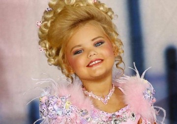 Od solarijuma i dijeta sa 2 godine do fizičkog zlostavljanja: Evo kako danas izgleda nekad najlepša devojčica