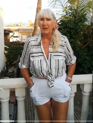 Svi pitaju kako je ovo moguće: Ima 94, nema bore, jede sve i živi kao kraljica s dečkom