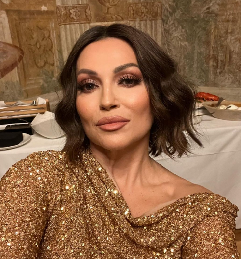 Tako jednostavna, a izuzetno otmena i upečatljiva: Organdin dominira, haljina Nine Badrić obara sa nogu, može da se nabavi za manje od 4000 dinara