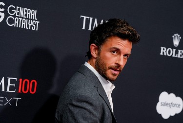 Proglašen najzgodnijim muškarcem sveta: Šta vi mislite – zaslužuje li Džonatan Bejli istorijsku titulu