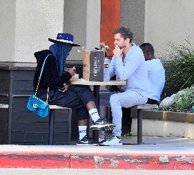 Počeli kao "veza na jednu noć", nakon 4 godine se razveli: Glumica je sada bez dlake na jeziku otkrila šta zahteva od frajera u spavaćoj sobi!