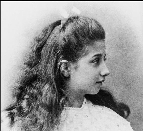 Rođena kao bogatašica, a prosila na ulici: Iako se nije vozila kolima, jedan od najpopularnijih automobila nosi njeno ime