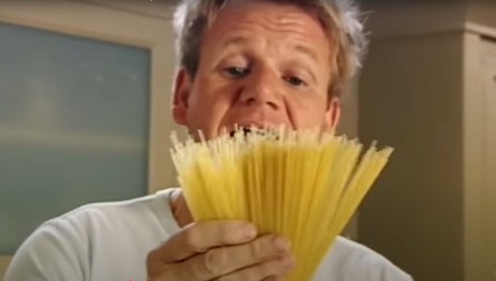Kako da se testenina ne lepi: Gordon Remzi otkrio tajnu savršeno kuvane paste, više vam neće biti gnjecava
