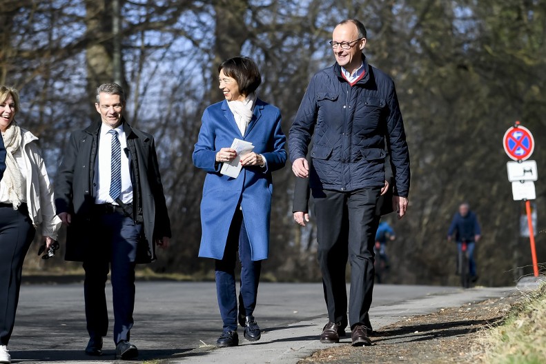 Ona je buduća prva dama Nemačke: Ko je lepa Šarlot, supruga Fridriha Merca?