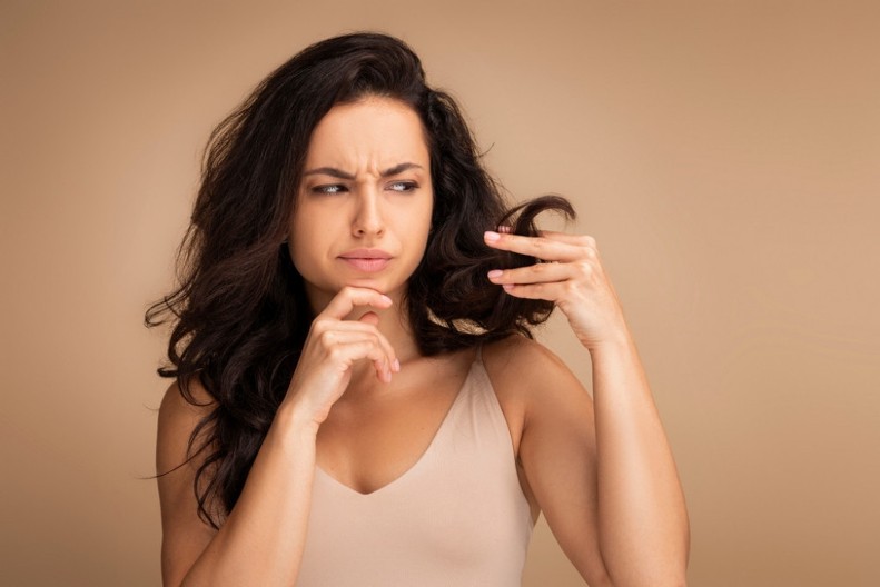 Kosa nikako da vam poraste? Frizer otkriva kako da to ubrzate i oporavite ispucale krajeve