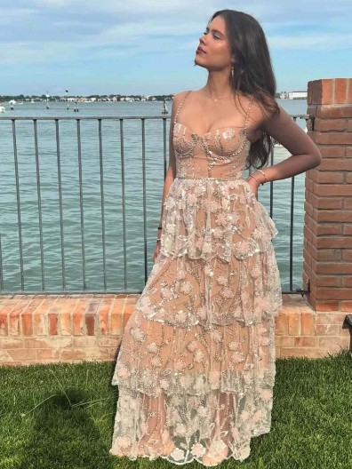 Čija je ovo ćerka? Gde god se pojavi svi gledaju samo u nju, a nije ni čudo jer joj je mama najlepša glumica koju Srbi obožavaju