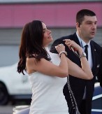 Marija Karan šokirala izgledom: Intimu jedva prekrila perjem! Posle tanga farmerki – nova kombinacija ostavila sve bez teksta