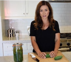 Kupili ste gorak krastavac? Žena je pokazala kako mu vrati lep ukus, vrlo je jednostavno!