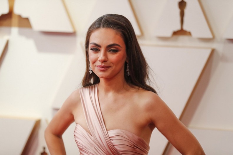 Svetska zvezda se obukla najležernije moguće, ovako isto se oblače i devojke po Knezu, ako ne i bolje: Sportske patike, lagana majica i šorts