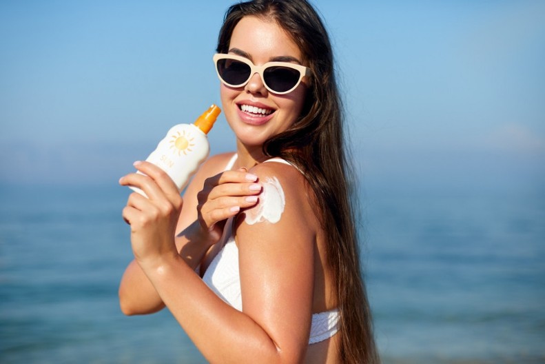 Bez ovoga nikako ne idite na plažu: Nećete izgoreti, koža će vam biti zahvalna, a još ćete uštedeti!