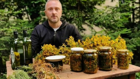 Ovaj čaj najbolje čisti pluća od nikotina i katrana: Travar Momčilo ima recept koji treba da zapamte svi pušači