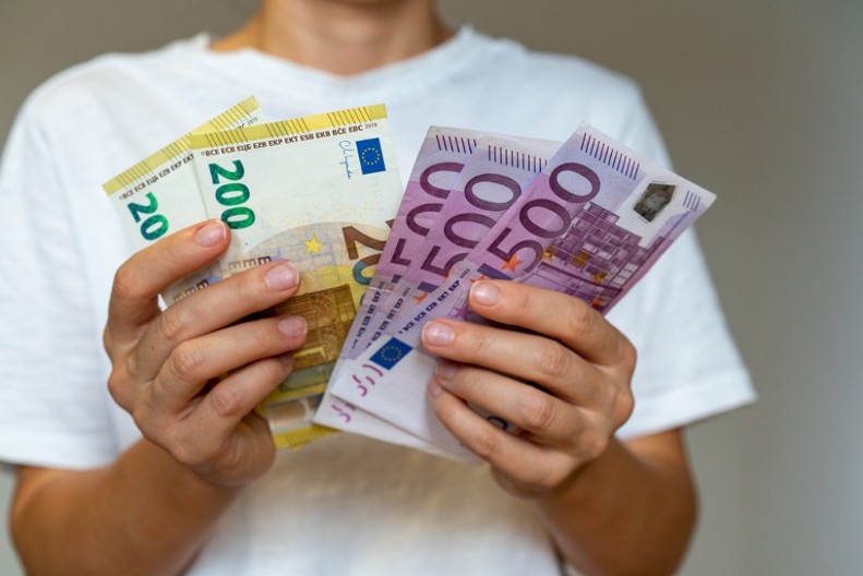 Novac stiže 14. novembra! Ova 4 horoskopska znaka će napuniti džepove, danas su pravi srećnici!