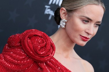 Podmladila se za 20 godina: Glumica se odrekla plave i braon kose, sada fura samo ovu nijansu, a vole je i Srpkinje