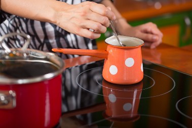 Koliko kafa popijete u toku dana? Iznenadićete se kada čujete broj šolja koji se preporučuje!