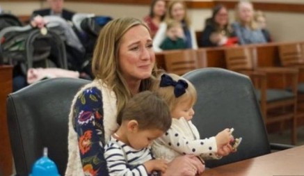 Samohrana majka usvojila dvoje dece: Ono što je otkrila kasnije promenilo im je živote zauvek