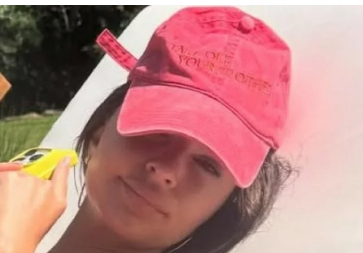 Ljudi ne znaju gde pre da gledaju: Najzgodnija manekenka na svetu objavila selfi bez grama odeće!