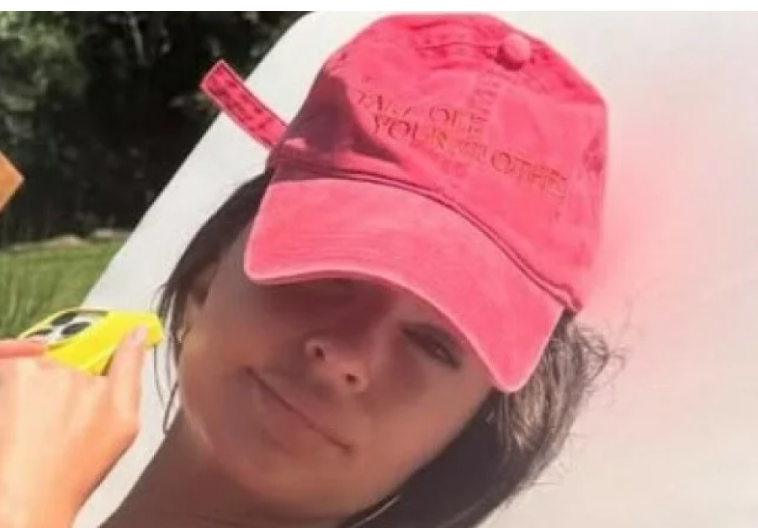 Ljudi ne znaju gde pre da gledaju: Najzgodnija manekenka na svetu objavila selfi bez grama odeće!