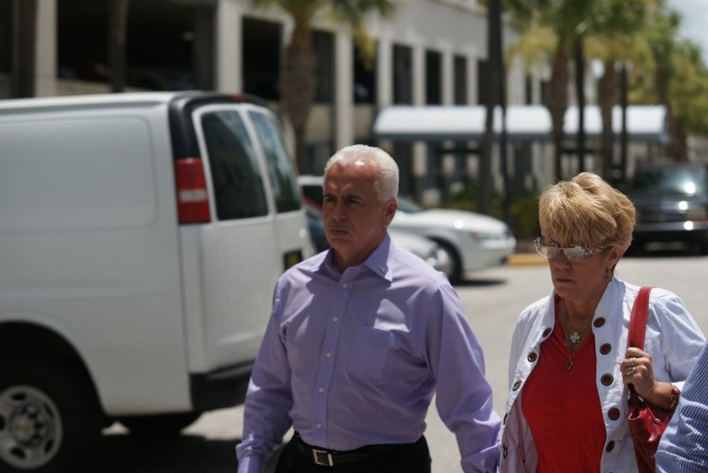 Posle 30 godina braka tužio ženu tvrdeći da deca nisu njegova: "Ni jedno nije na mene, ja sam zgodan, a oni kao da su pokupljeni sa ulice"