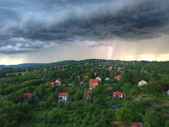 Kad zagrmi 2. avgusta, ne sklapajte ruke – ne krstite se: Veruje se da Sveti Ilija tada ne prašta zlim
