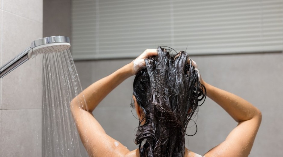 Prirodni šampon protiv opadanja kose: Porašće guste i jake vlasi uz čarobnu mešavinu od 2 sastojka iz kuhinje