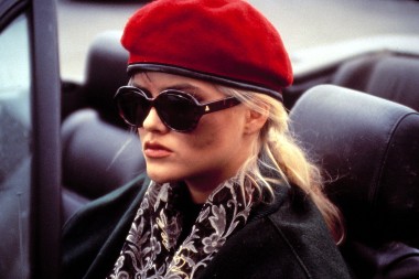 Kao da ju je neko prokleo: Najnesrećnija lepotica godinama tražila biološkog oca, kad ga je upoznala - on je hteo da spava sa njom!