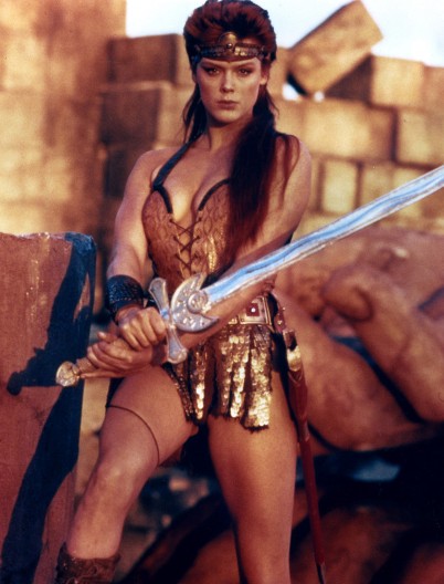 Zavela je Švarcenegera, pa je njegovog kolegu odvukla u krevet: Ćerku je rodila sa 55, a danas je niko ne bi prepoznao sa 62 godine!