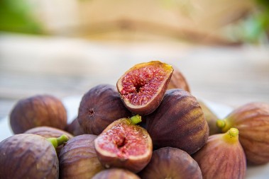 Zakopajte 4 smokve u saksiju i gledajte magiju: Viralni trik koji je zaludeo svet